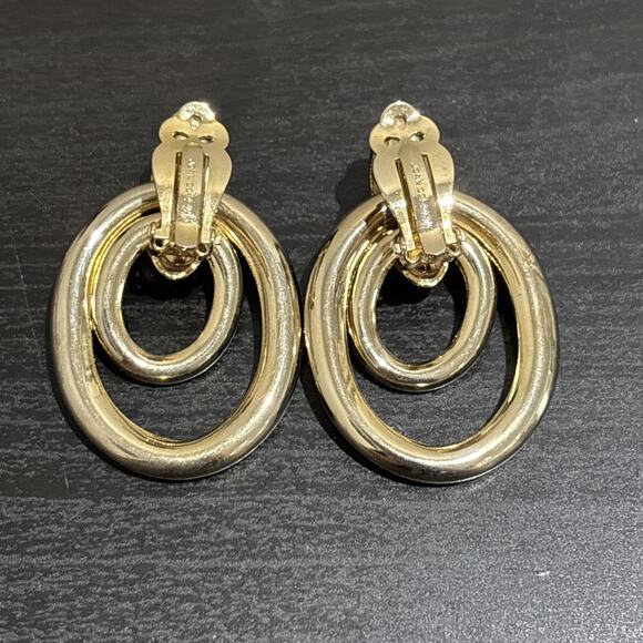 Vintage JOAN COLLINS Door Knockers Rhinestones Gold Tone Hoop Clip On Earrings - Picture 6 of 8